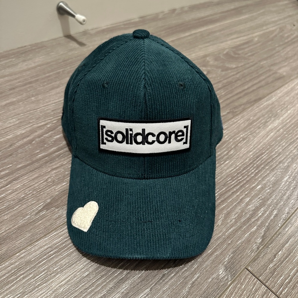 [solidcore] Teal trucker hat